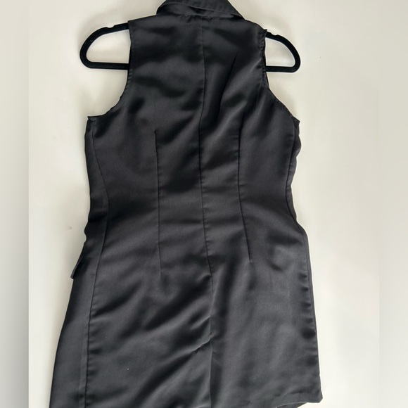 Beautiful Black dress up long button vest with liner - Picture 2 of 4